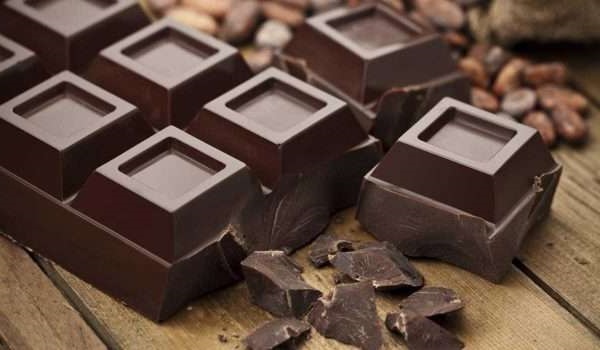 معلومات حول الكاكاو والشوكولاتة الداكنة